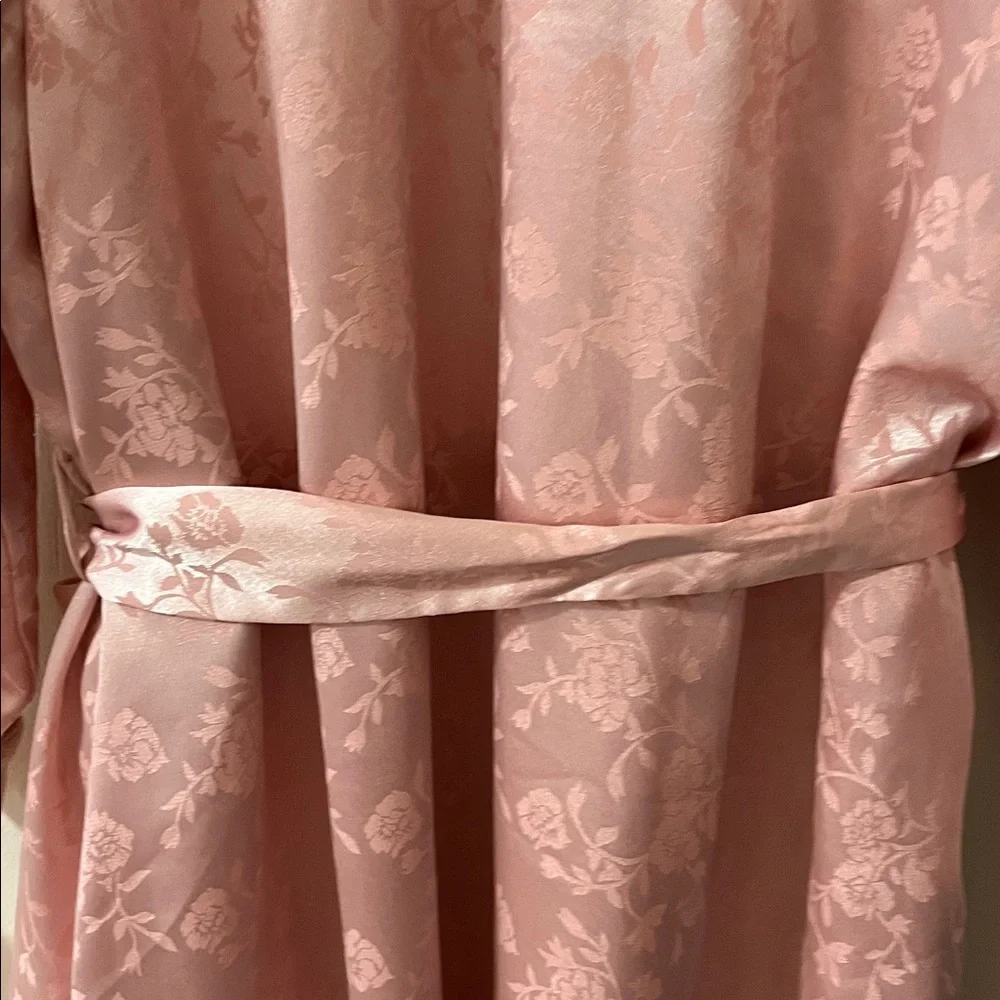 Victoria's Secret Pink Satin Floral Robe - Picture 9 of 10